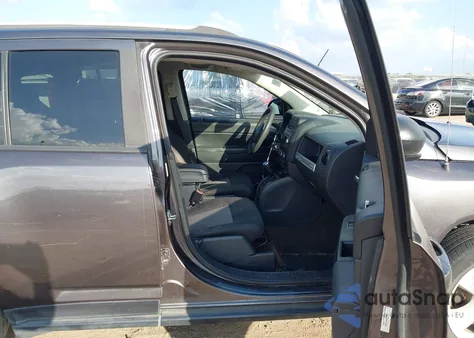 2016 Jeep Compass Sport z USA, uszkodzony, nr VIN 1C4NJCBA8GD792038